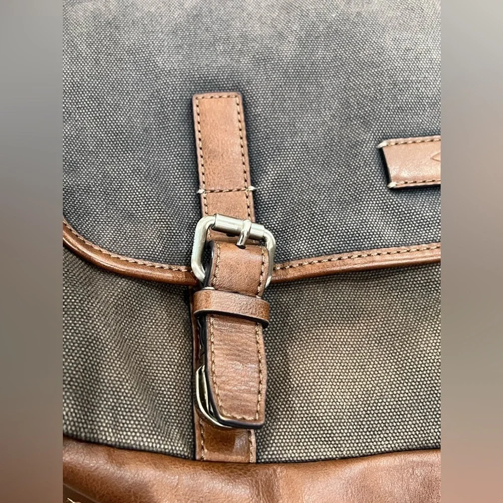 FOSSIL Leather Canvas Messenger Bag VTG Distressed Satchel Laptop Business Bag